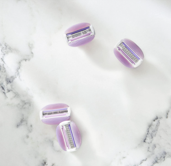 صورة جيليت شفرات حلاقة غيار لماكينة فينوس بريز للنساء ، 4 قطع – موف