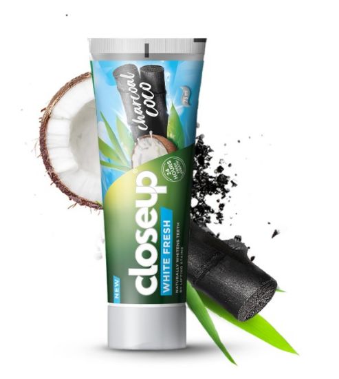 صورة معجون أسنان وايت فريش من كلوز اب، فحم كوكو، يبيض الأسنان بشكل طبيعي عن طريق رفع البقع، 75 مل